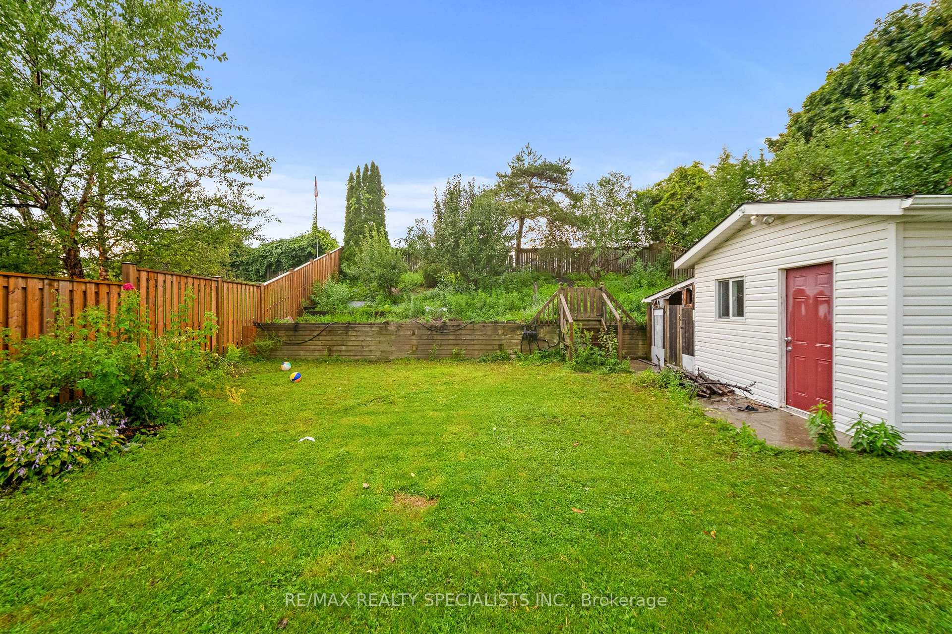 Photo 36 of 110 Steeles Crescent, Cambridge — HOMEH