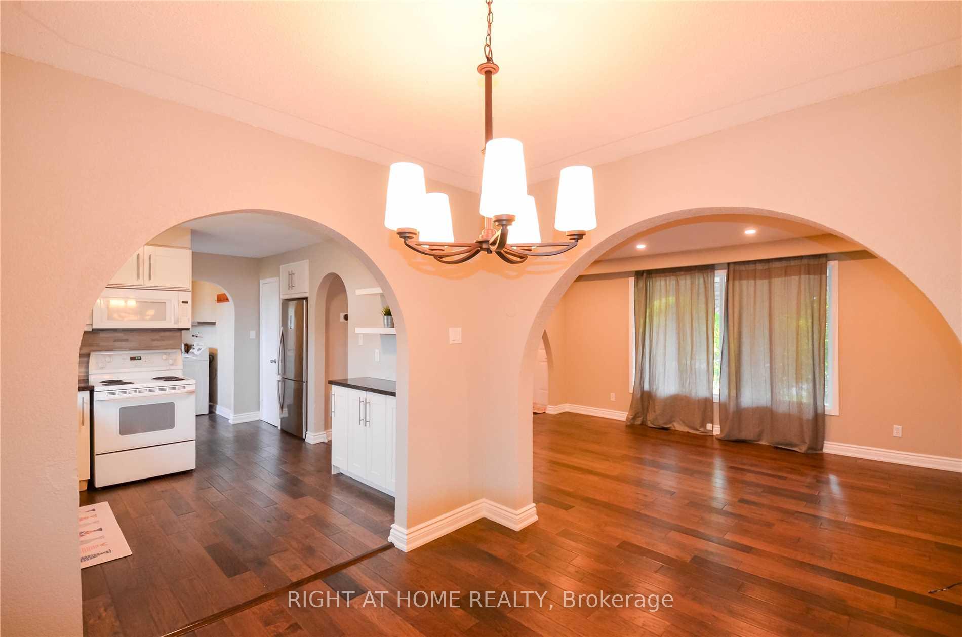 Photo 3 of 11 Kinnison Court, Ajax, South East — HOMEH