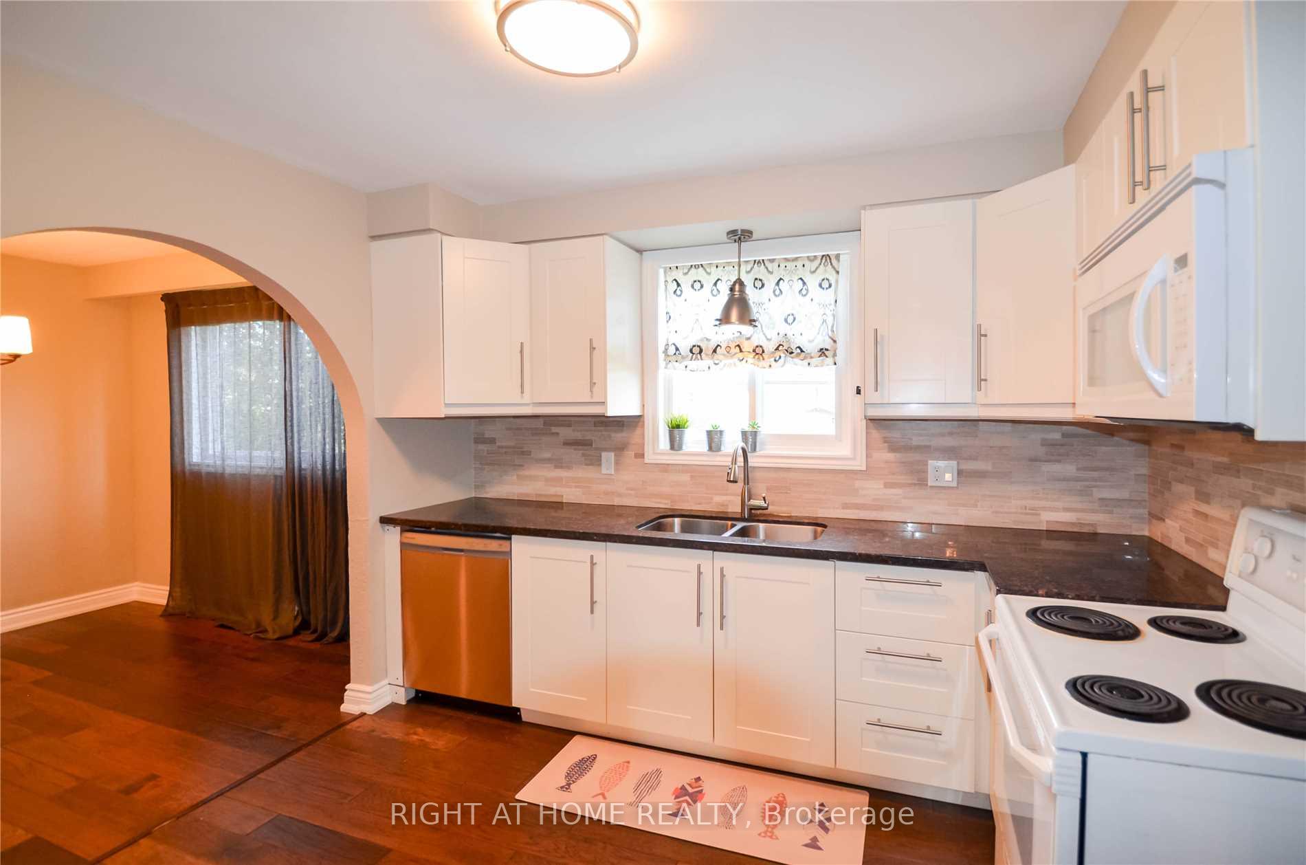 Photo 5 of 11 Kinnison Court, Ajax, South East — HOMEH