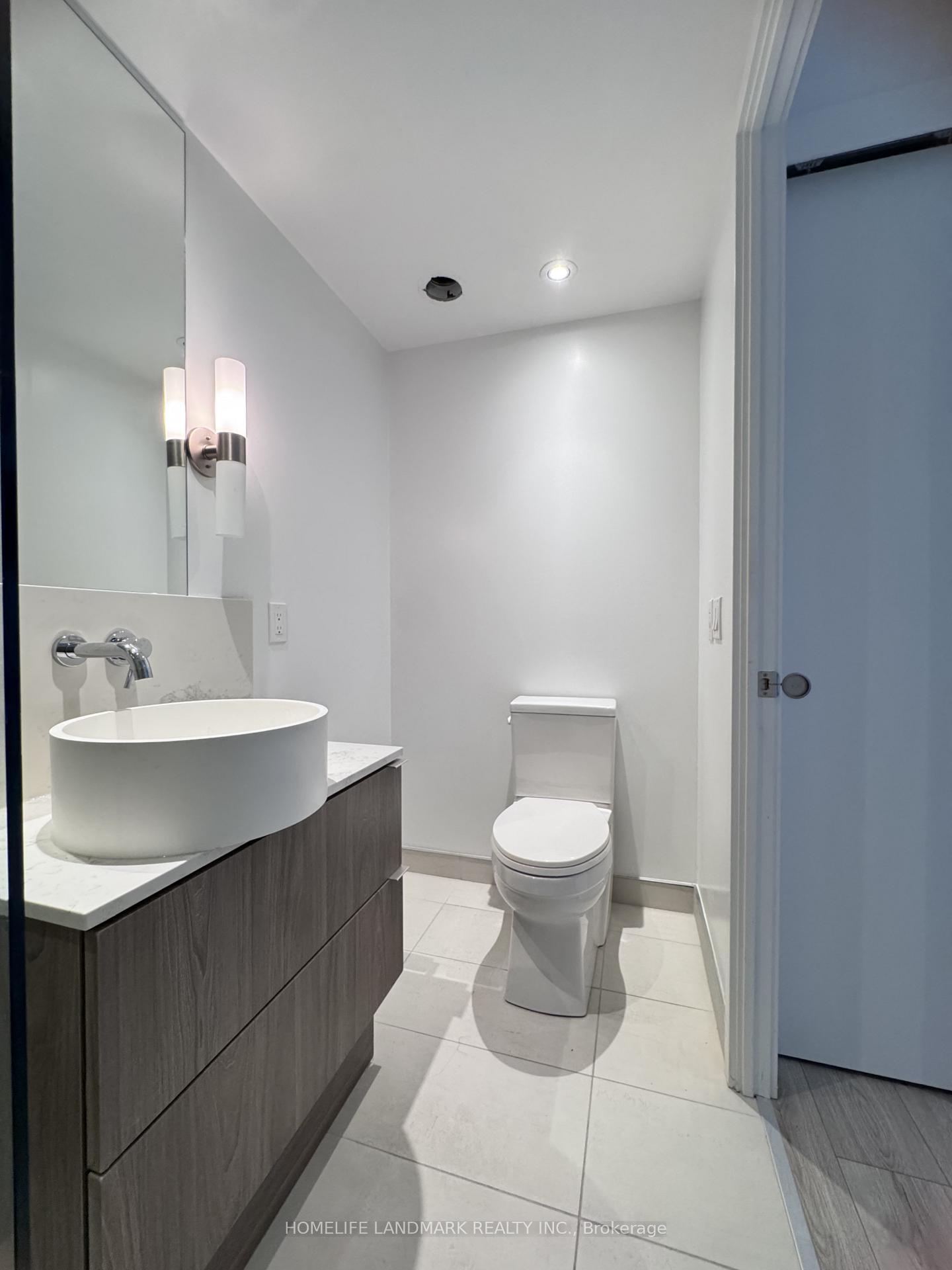 Photo 7 of Unit 2211, 161 Roehampton Avenue, Toronto, Mount Pleasant West — HOMEH