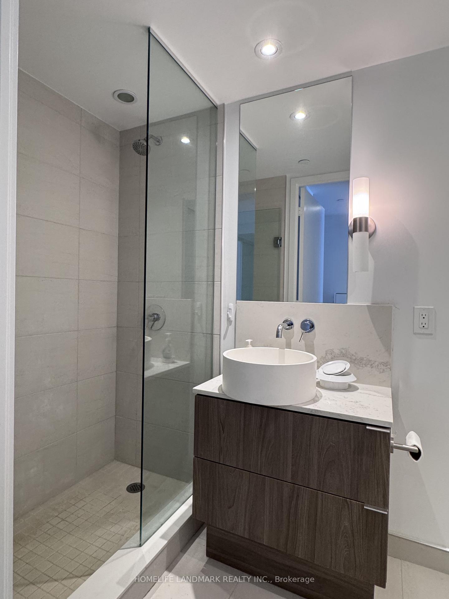 Photo 6 of Unit 2211, 161 Roehampton Avenue, Toronto, Mount Pleasant West — HOMEH