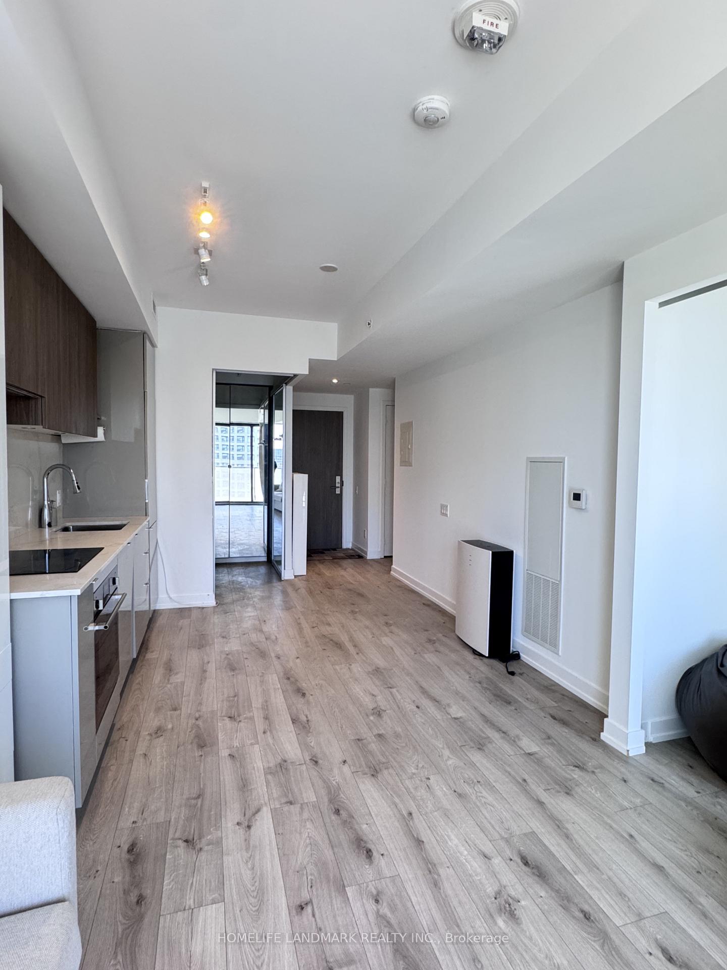 Photo 13 of Unit 2211, 161 Roehampton Avenue, Toronto, Mount Pleasant West — HOMEH