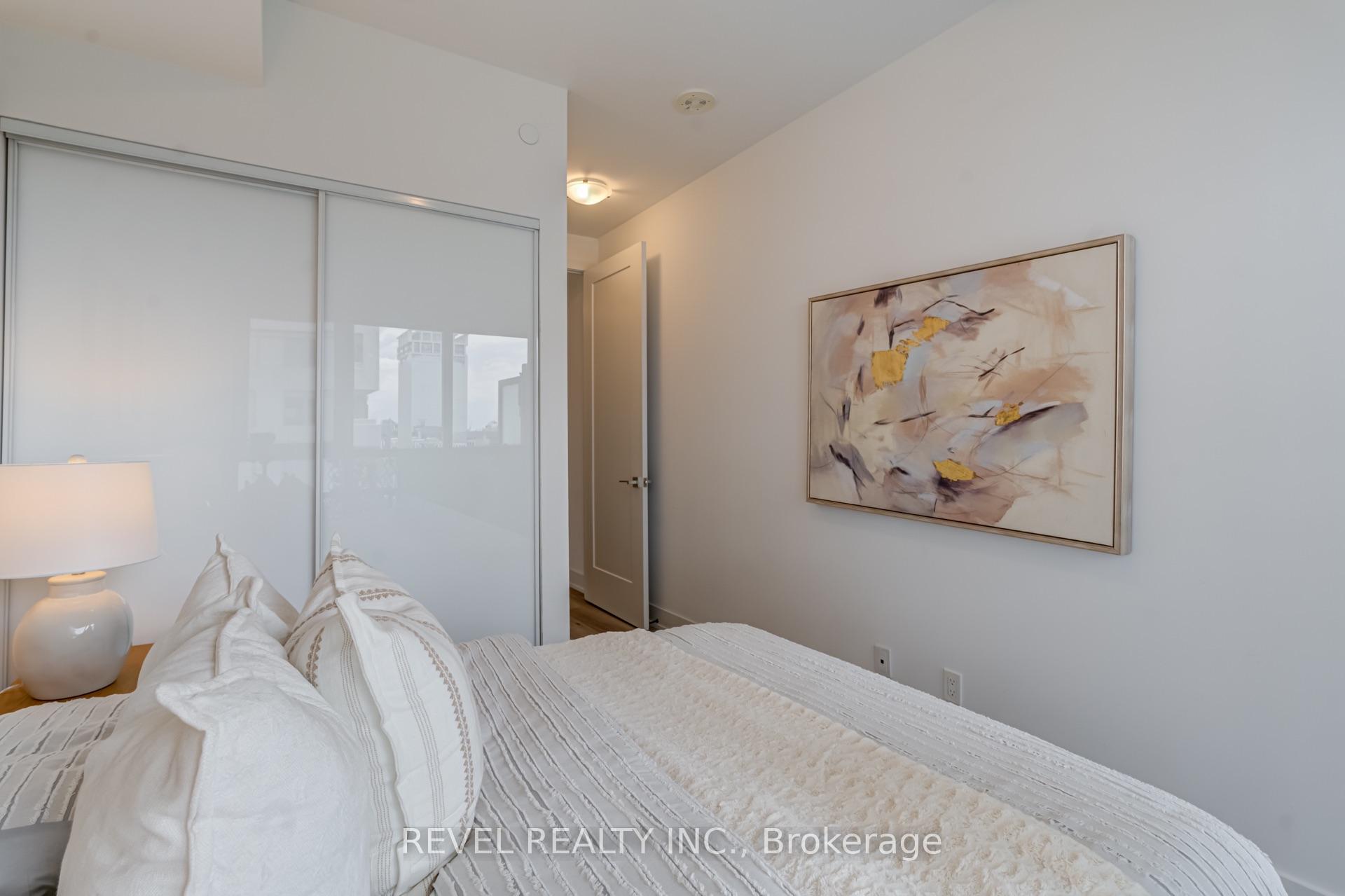 Photo 8 of Unit 1107, 11 Lillian Street, Toronto, Mount Pleasant West — HOMEH