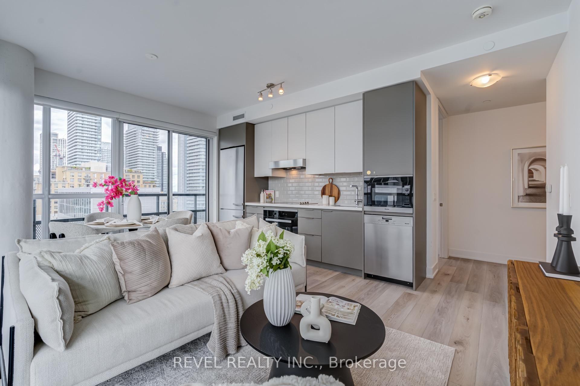 Photo 10 of Unit 1107, 11 Lillian Street, Toronto, Mount Pleasant West — HOMEH