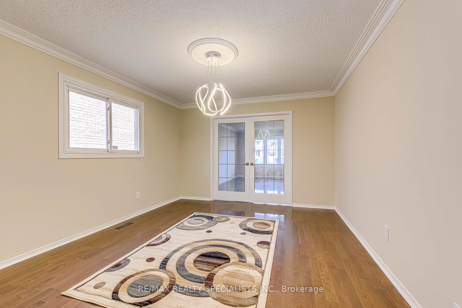 Photo 19 of 102 Sunforest Drive, Brampton, Heart Lake West — HOMEH