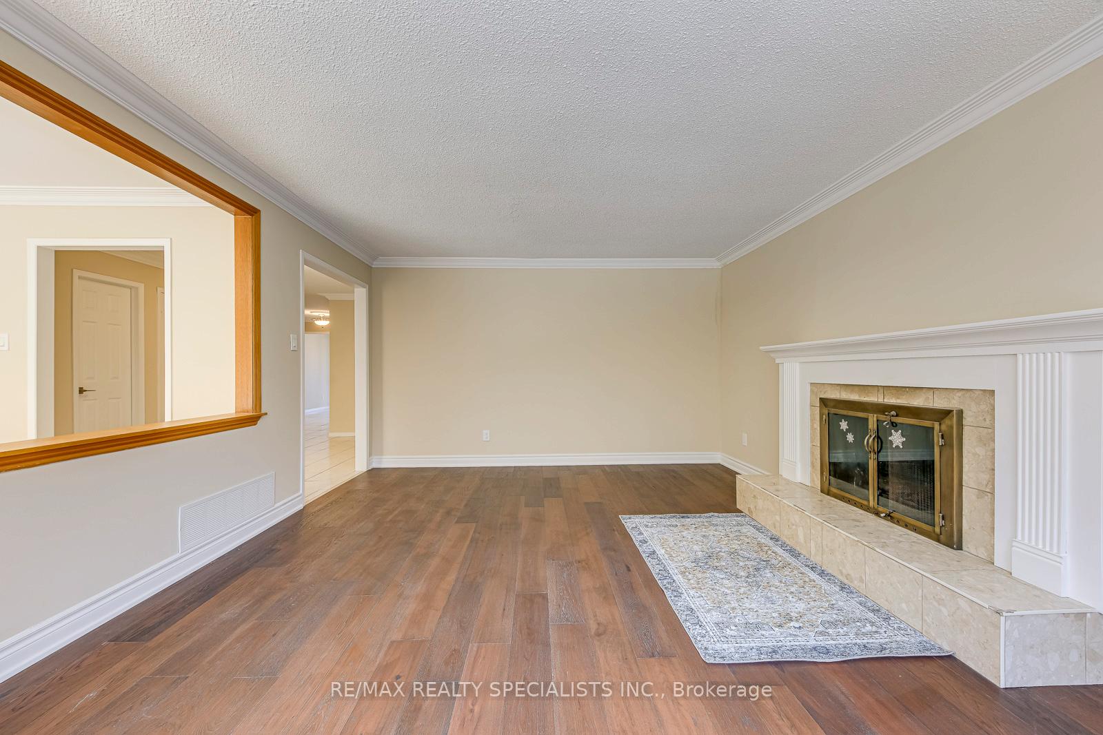 Photo 25 of 102 Sunforest Drive, Brampton, Heart Lake West — HOMEH