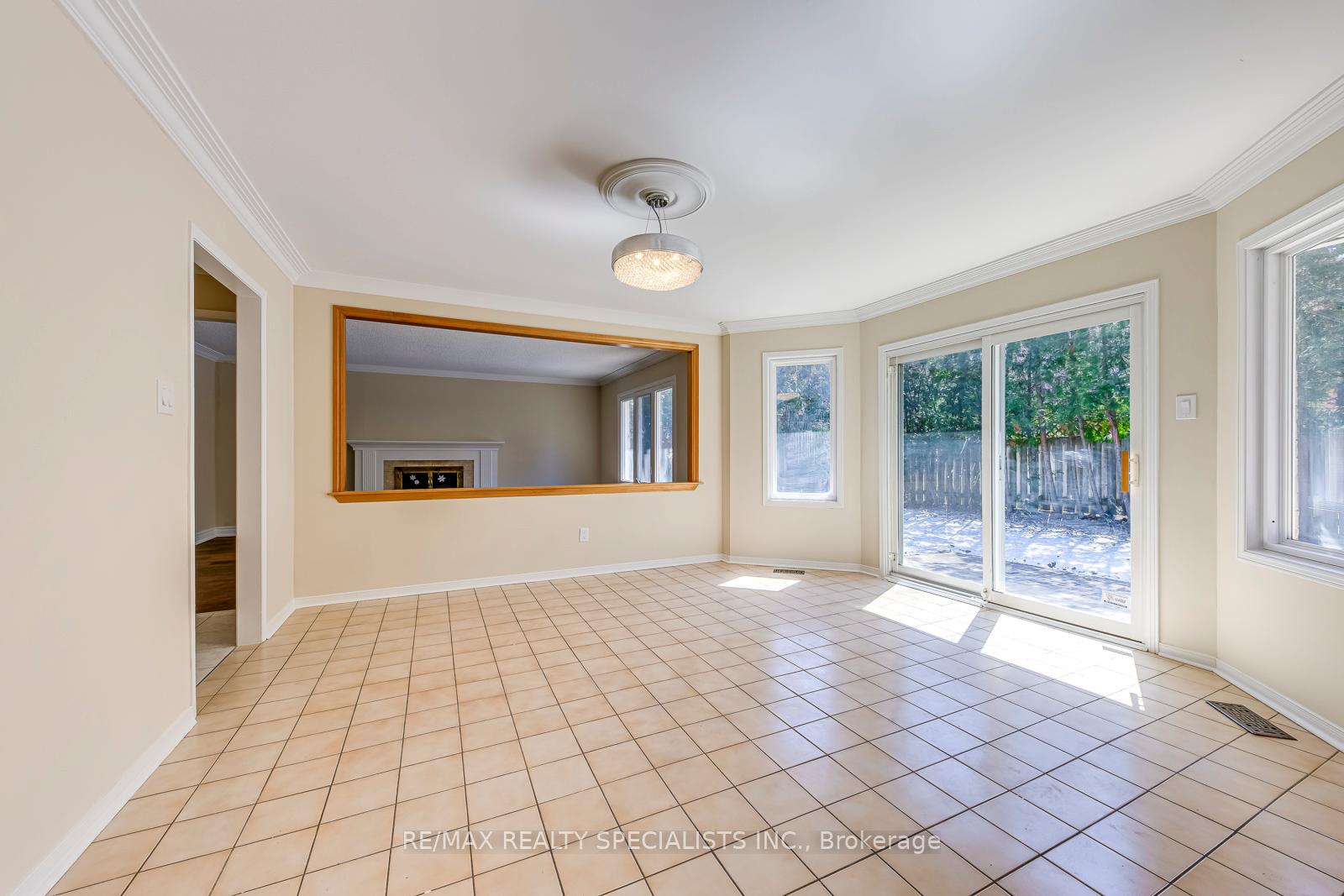 Photo 33 of 102 Sunforest Drive, Brampton, Heart Lake West — HOMEH