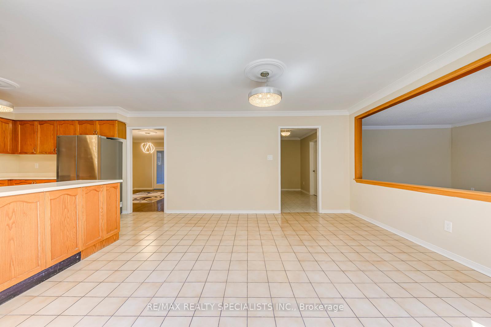 Photo 35 of 102 Sunforest Drive, Brampton, Heart Lake West — HOMEH