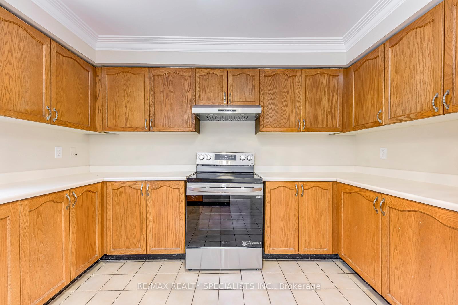 Photo 43 of 102 Sunforest Drive, Brampton, Heart Lake West — HOMEH