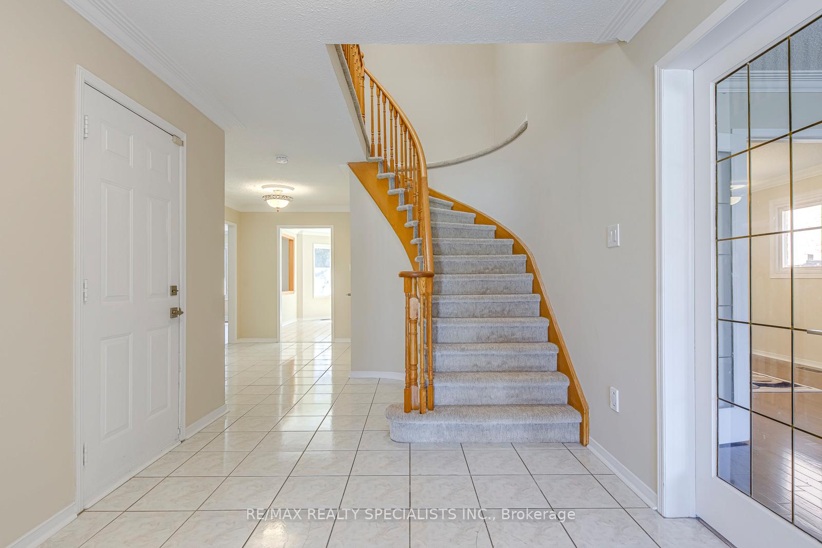 Photo 49 of 102 Sunforest Drive, Brampton, Heart Lake West — HOMEH