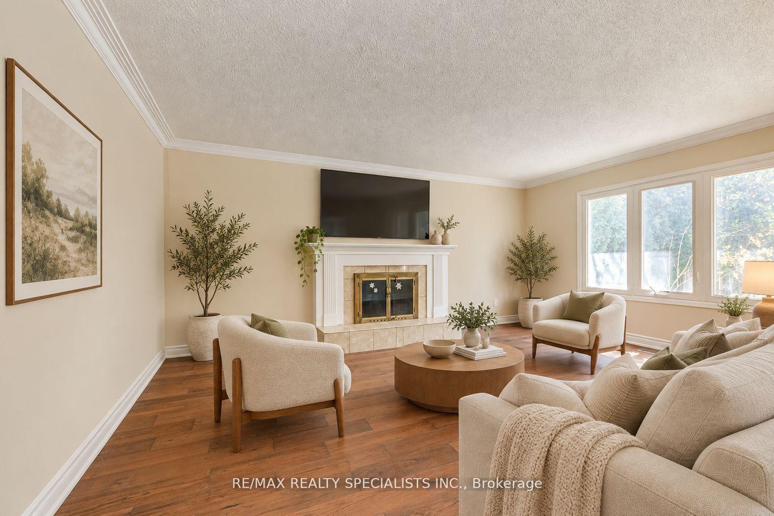 Photo 22 of 102 Sunforest Drive, Brampton, Heart Lake West — HOMEH