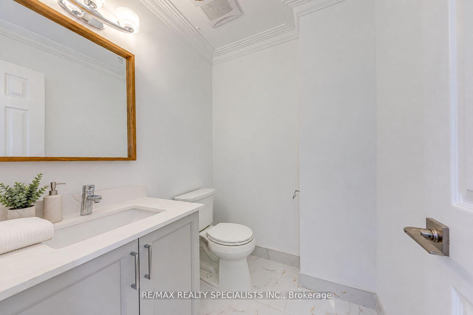 Photo 46 of 102 Sunforest Drive, Brampton, Heart Lake West — HOMEH