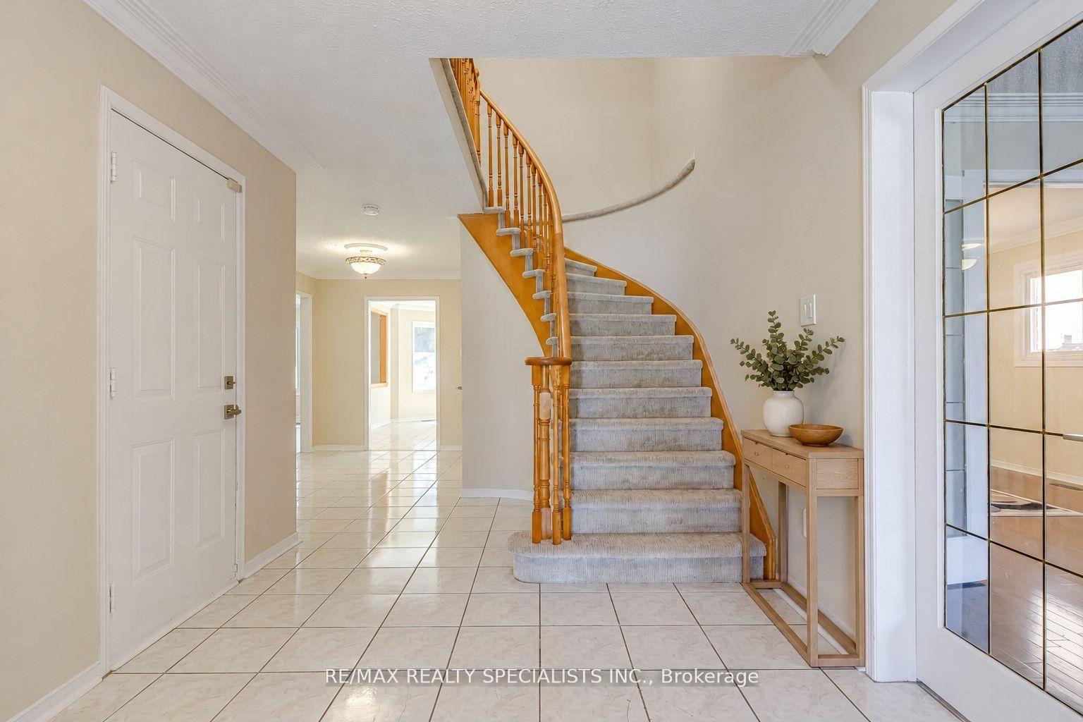 Photo 50 of 102 Sunforest Drive, Brampton, Heart Lake West — HOMEH