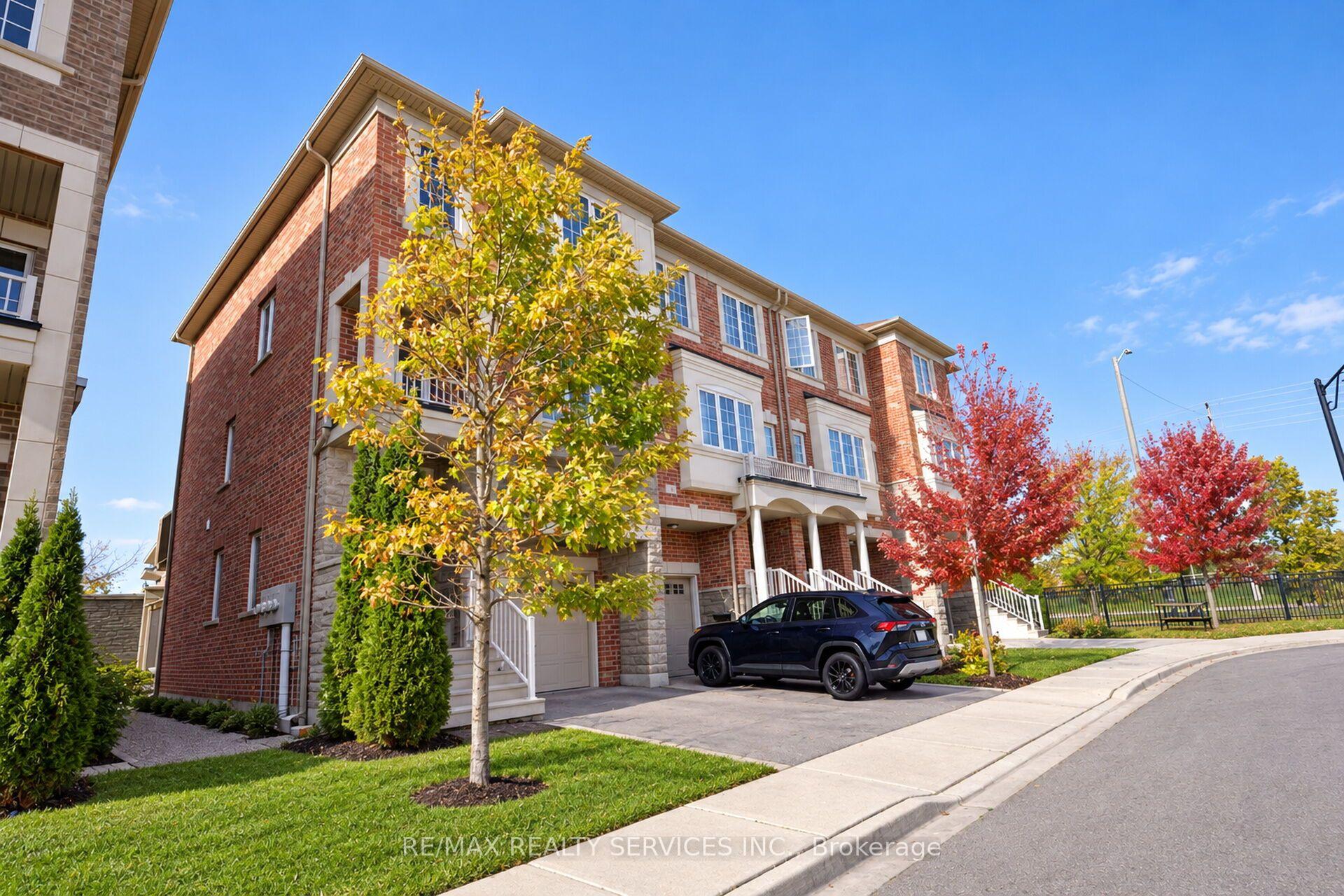 Photo 5 of Unit 111, 12 Cedarland Road, Brampton, Credit Valley — HOMEH