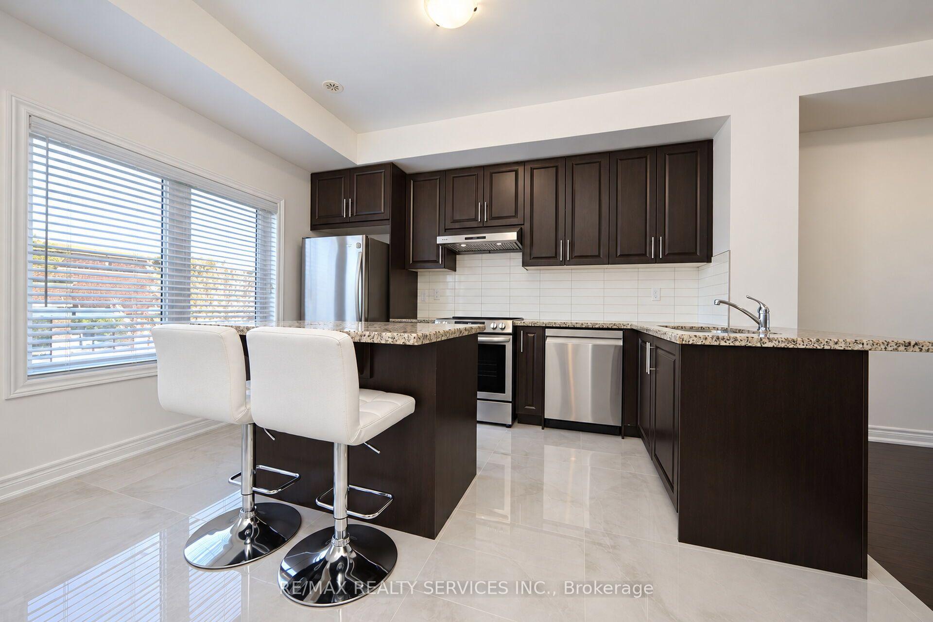 Photo 18 of Unit 111, 12 Cedarland Road, Brampton, Credit Valley — HOMEH