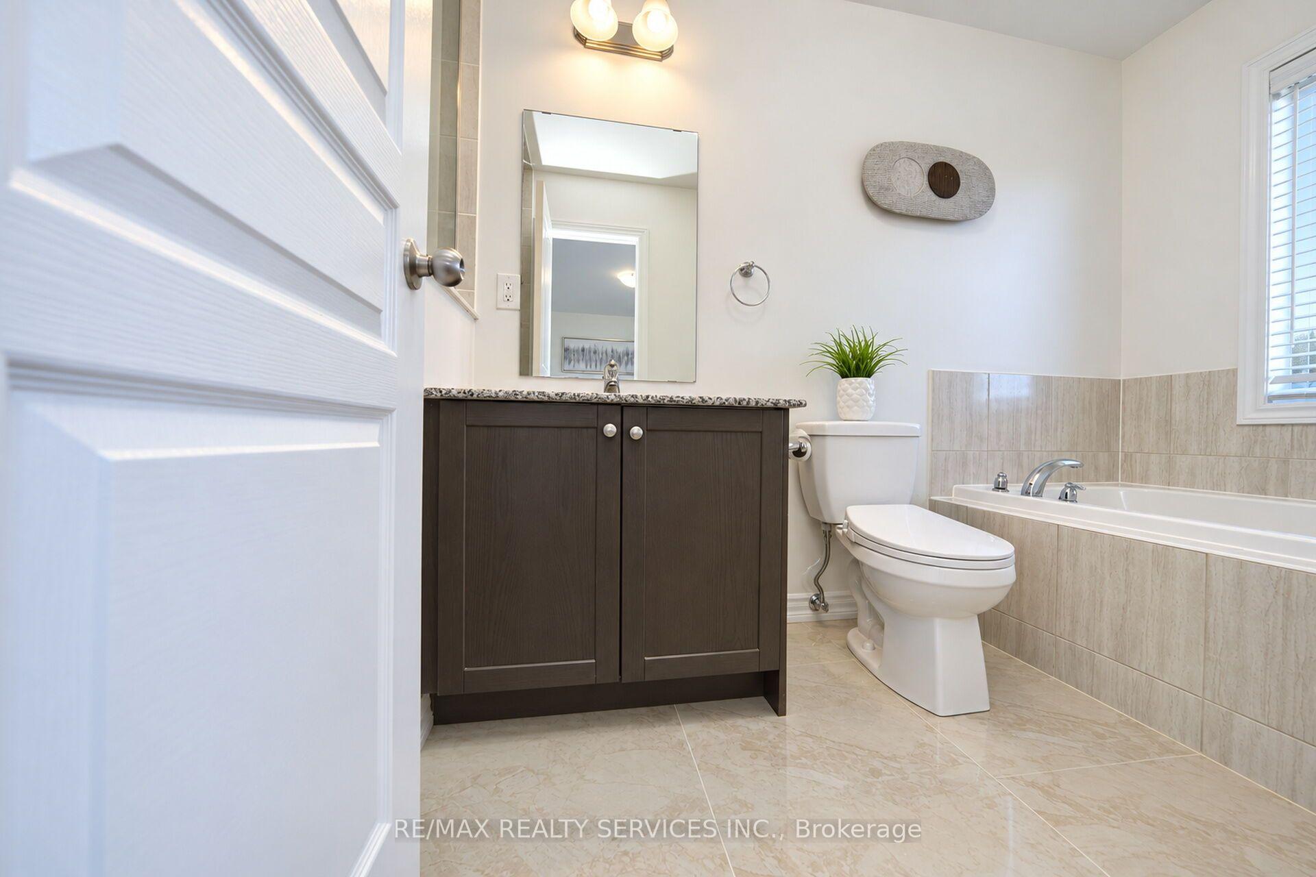 Photo 33 of Unit 111, 12 Cedarland Road, Brampton, Credit Valley — HOMEH