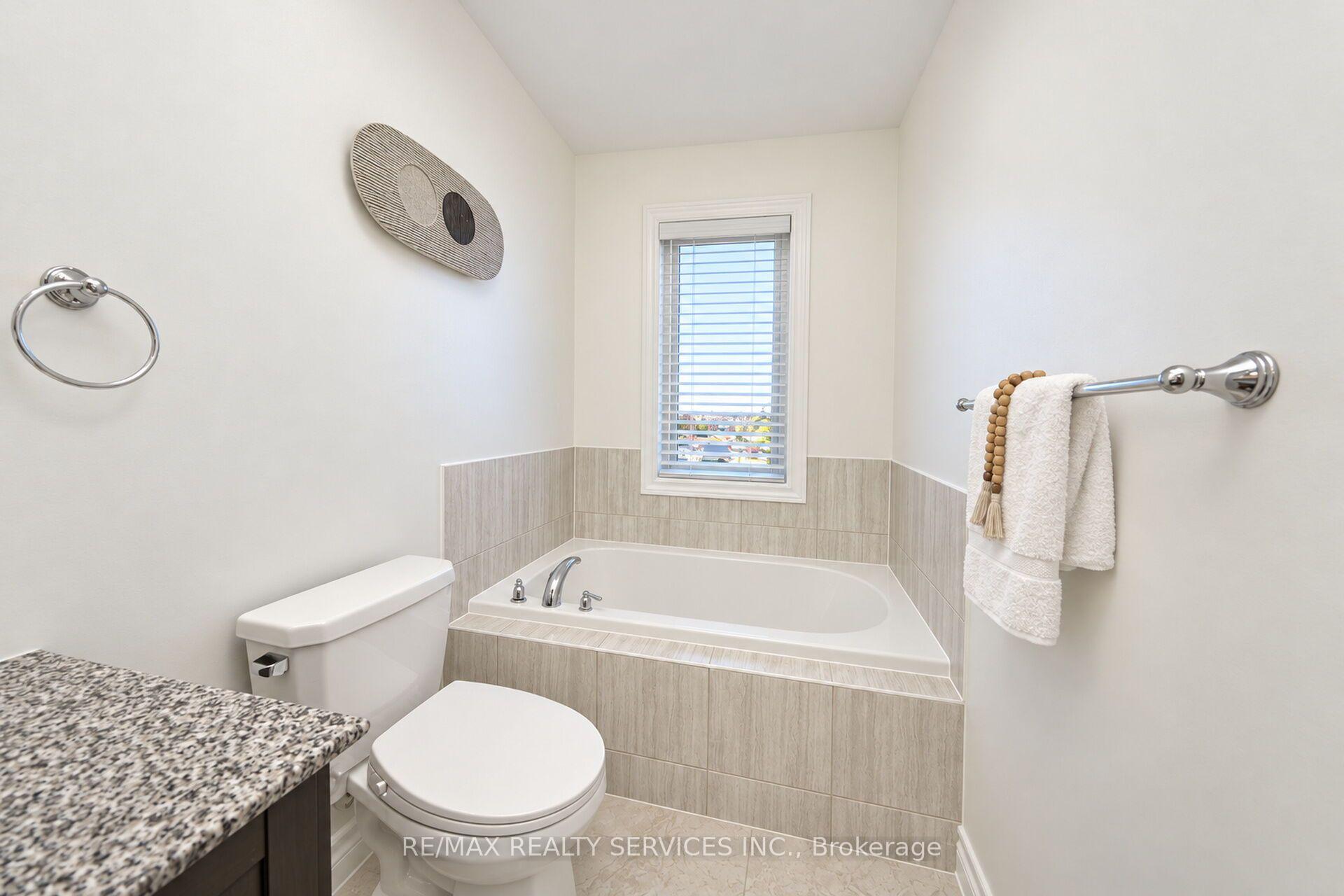 Photo 34 of Unit 111, 12 Cedarland Road, Brampton, Credit Valley — HOMEH
