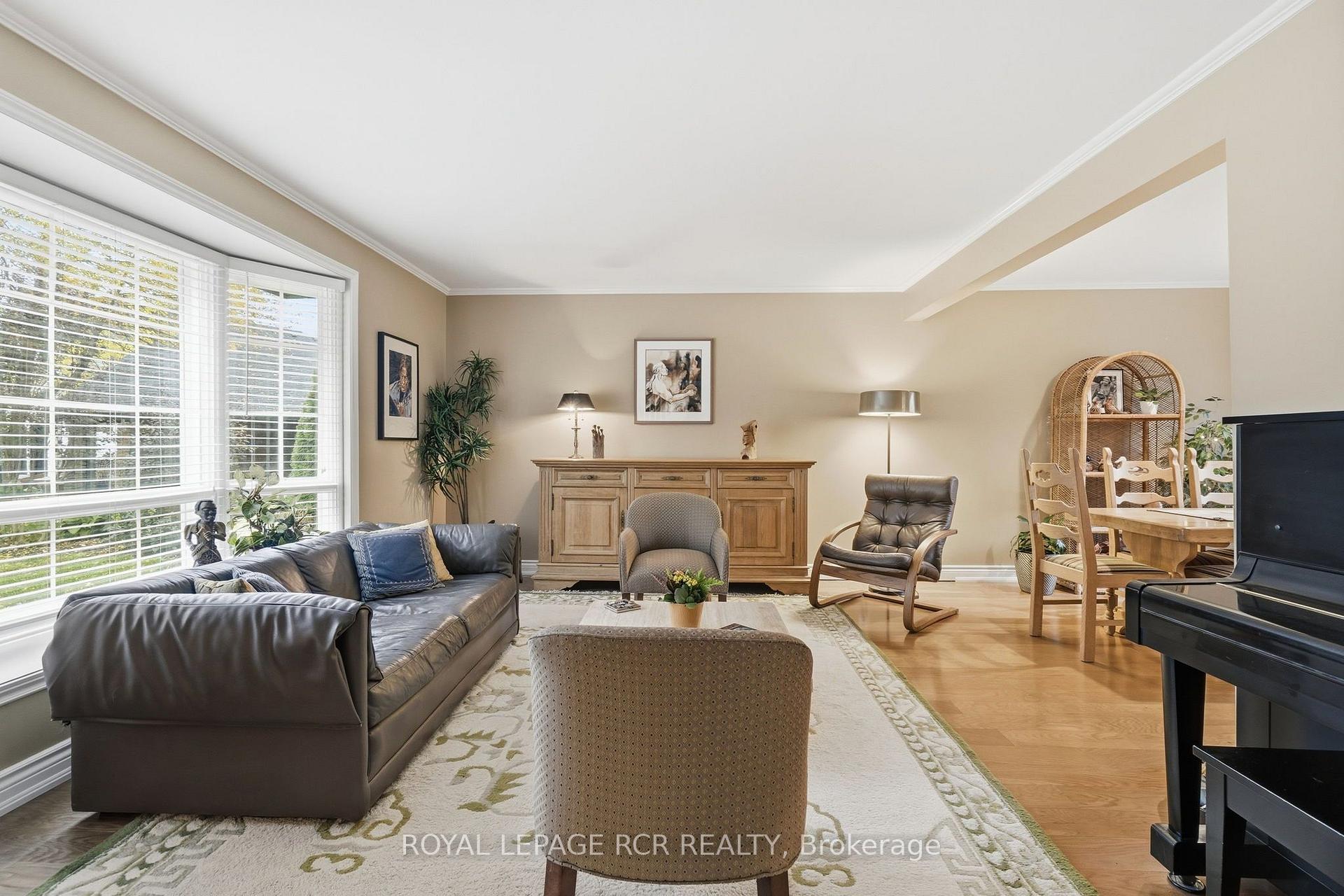 Photo 6 of 62 Wright Crescent, Caledon, Bolton North — HOMEH