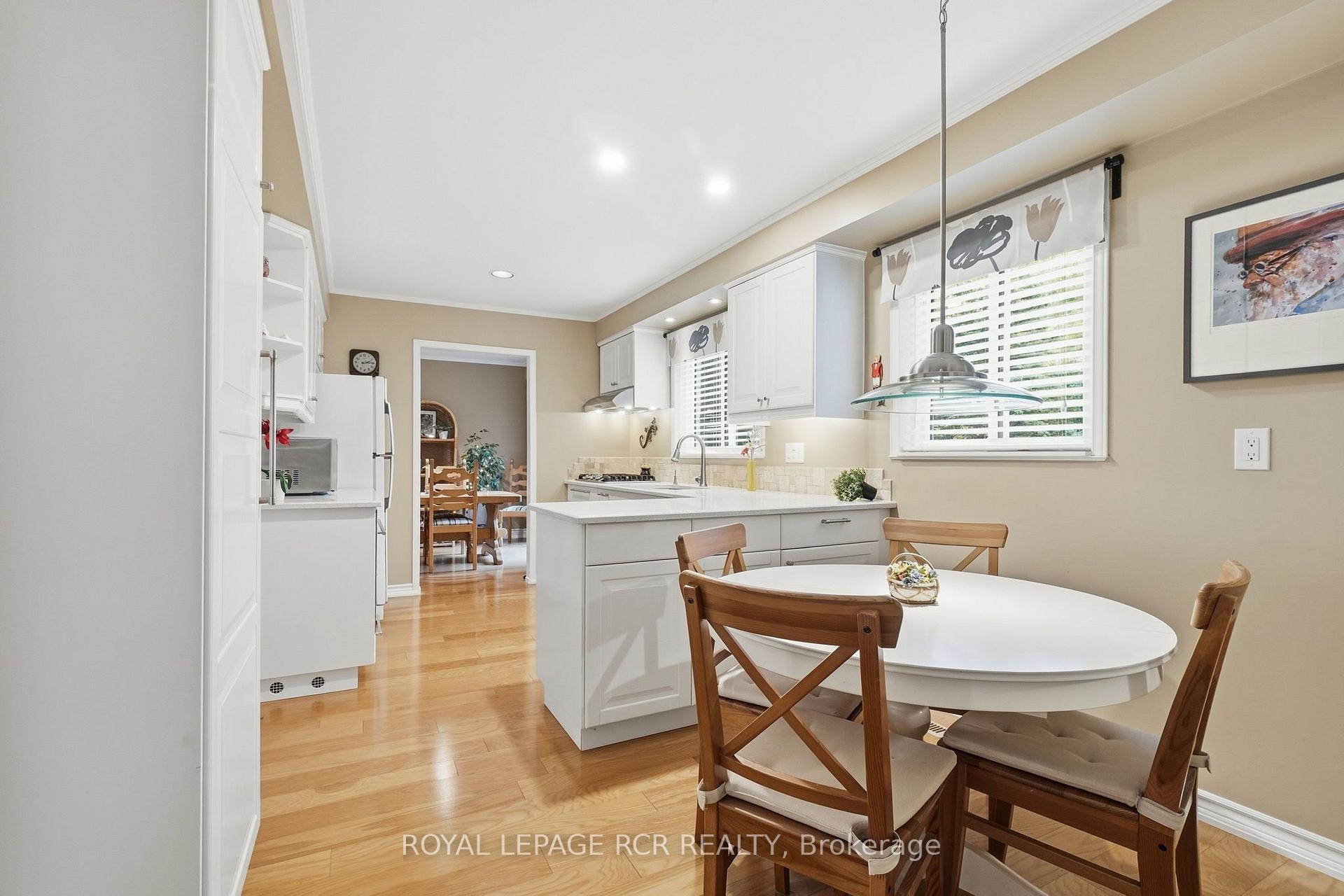Photo 14 of 62 Wright Crescent, Caledon, Bolton North — HOMEH