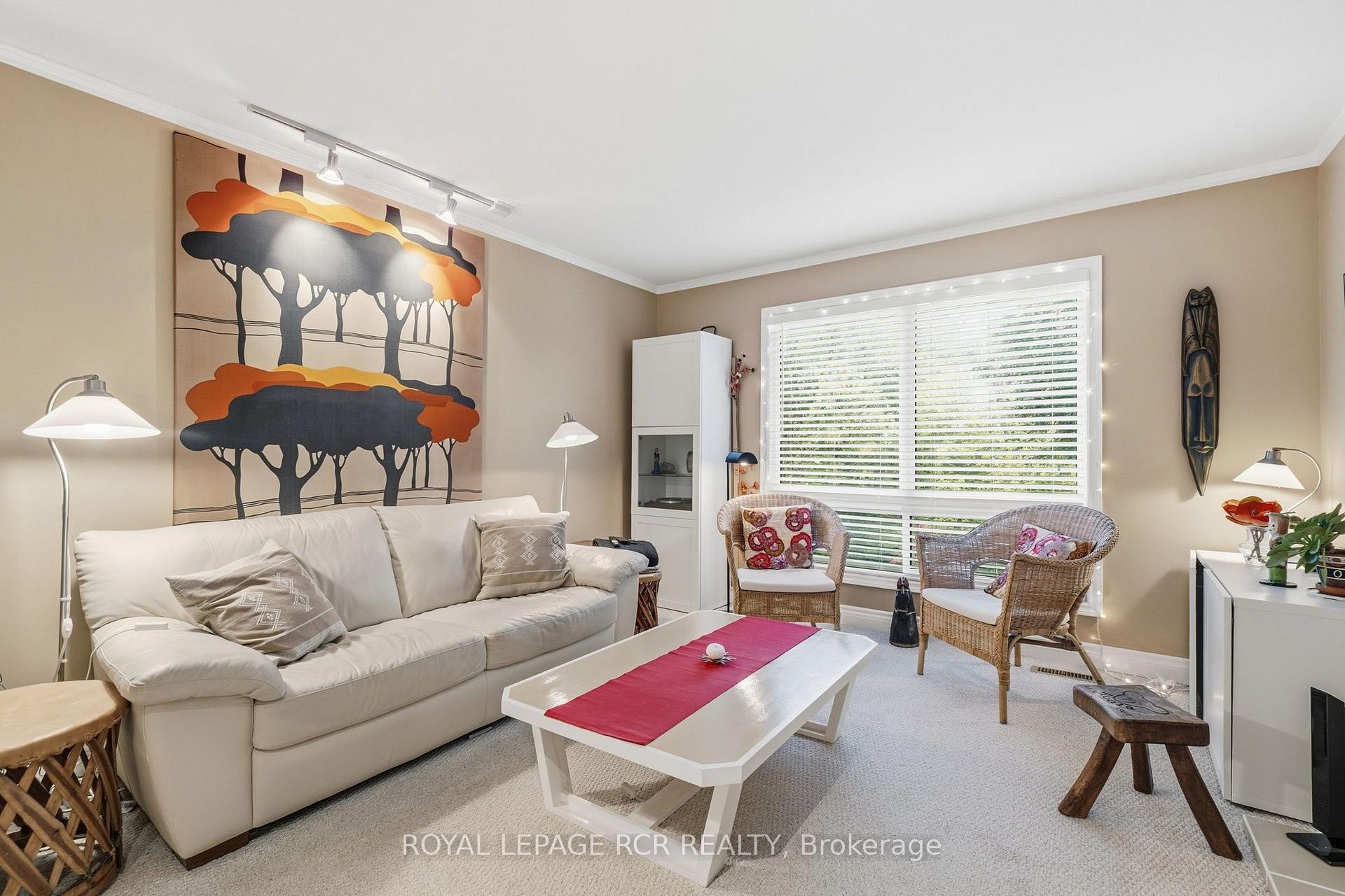 Photo 18 of 62 Wright Crescent, Caledon, Bolton North — HOMEH