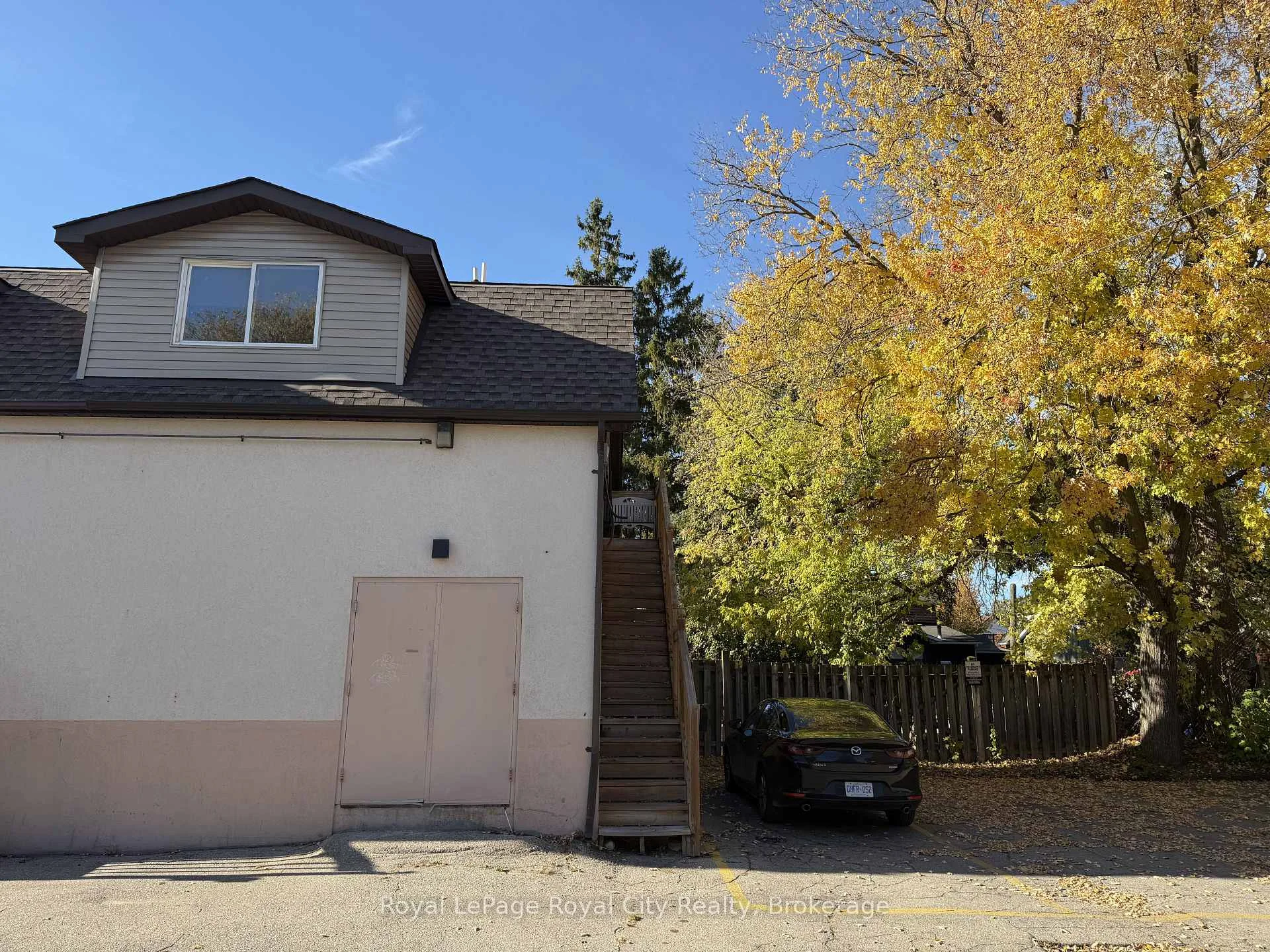 Photo of Unit UNIT B, 563 Woolwich Street