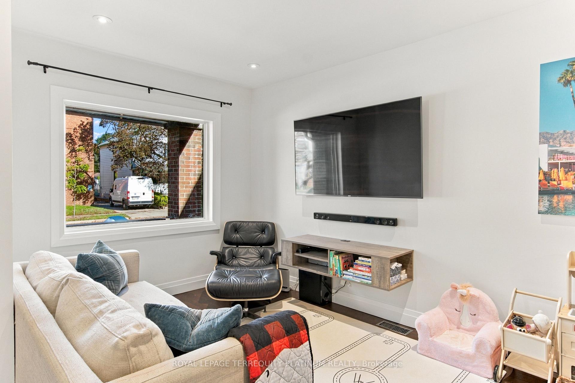 Photo 4 of 493 Mortimer Avenue, Toronto, Danforth Village-East York — HOMEH