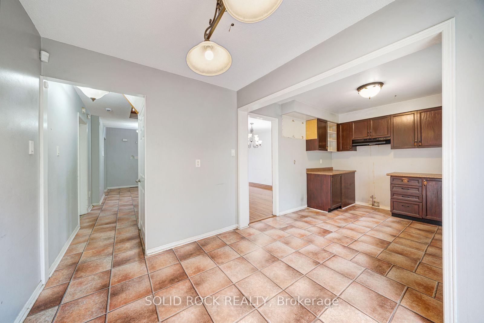 Photo 8 of 2394 Strathmore Crescent, Pickering, Brock Ridge — HOMEH