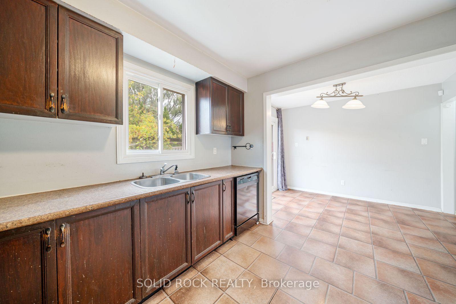 Photo 9 of 2394 Strathmore Crescent, Pickering, Brock Ridge — HOMEH