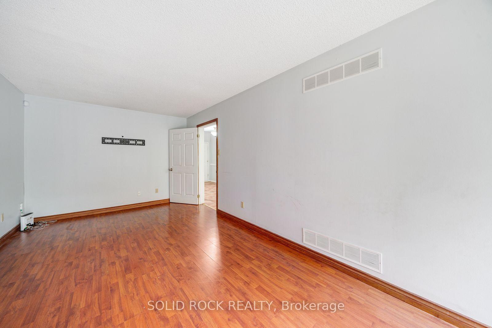 Photo 12 of 2394 Strathmore Crescent, Pickering, Brock Ridge — HOMEH
