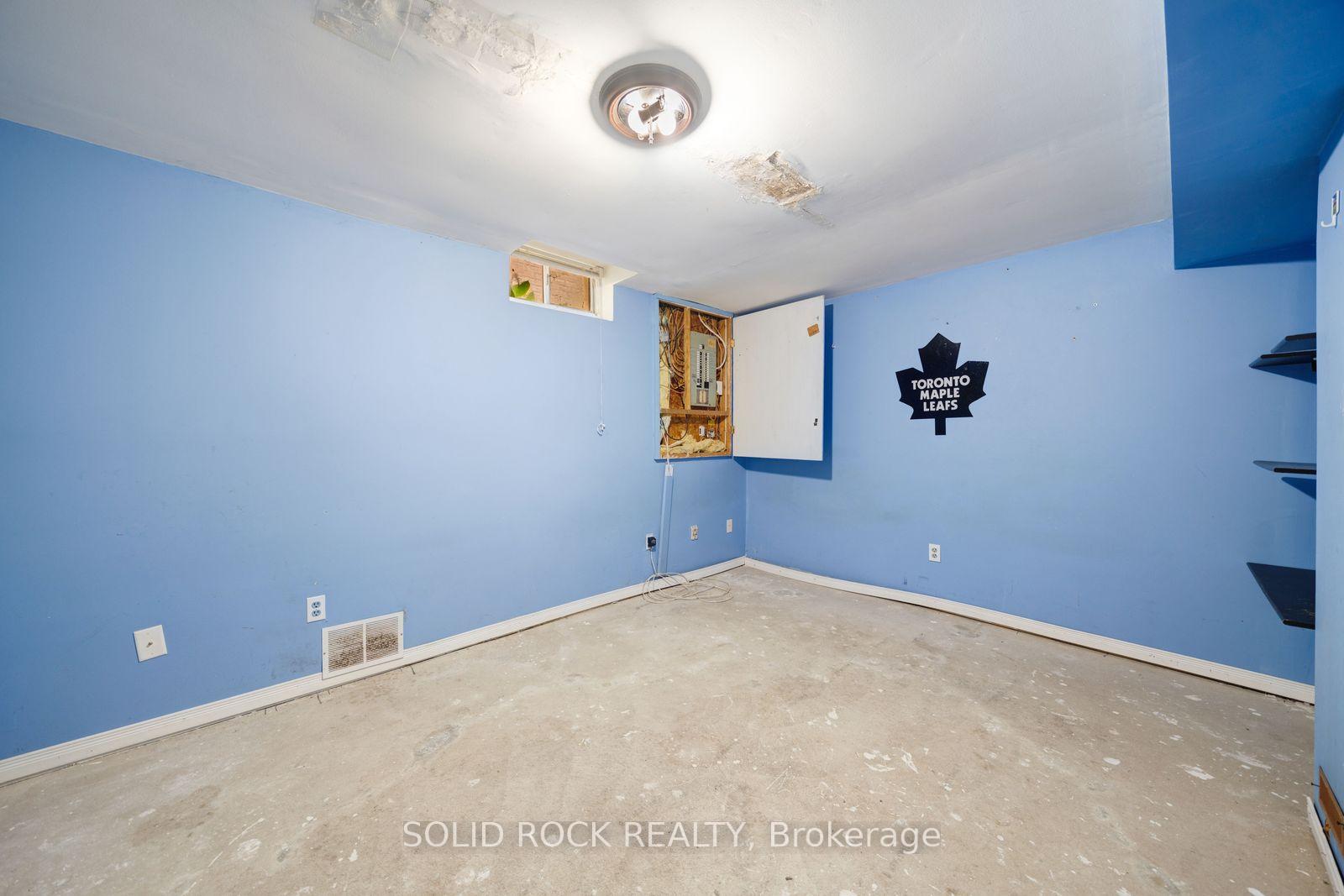 Photo 33 of 2394 Strathmore Crescent, Pickering, Brock Ridge — HOMEH