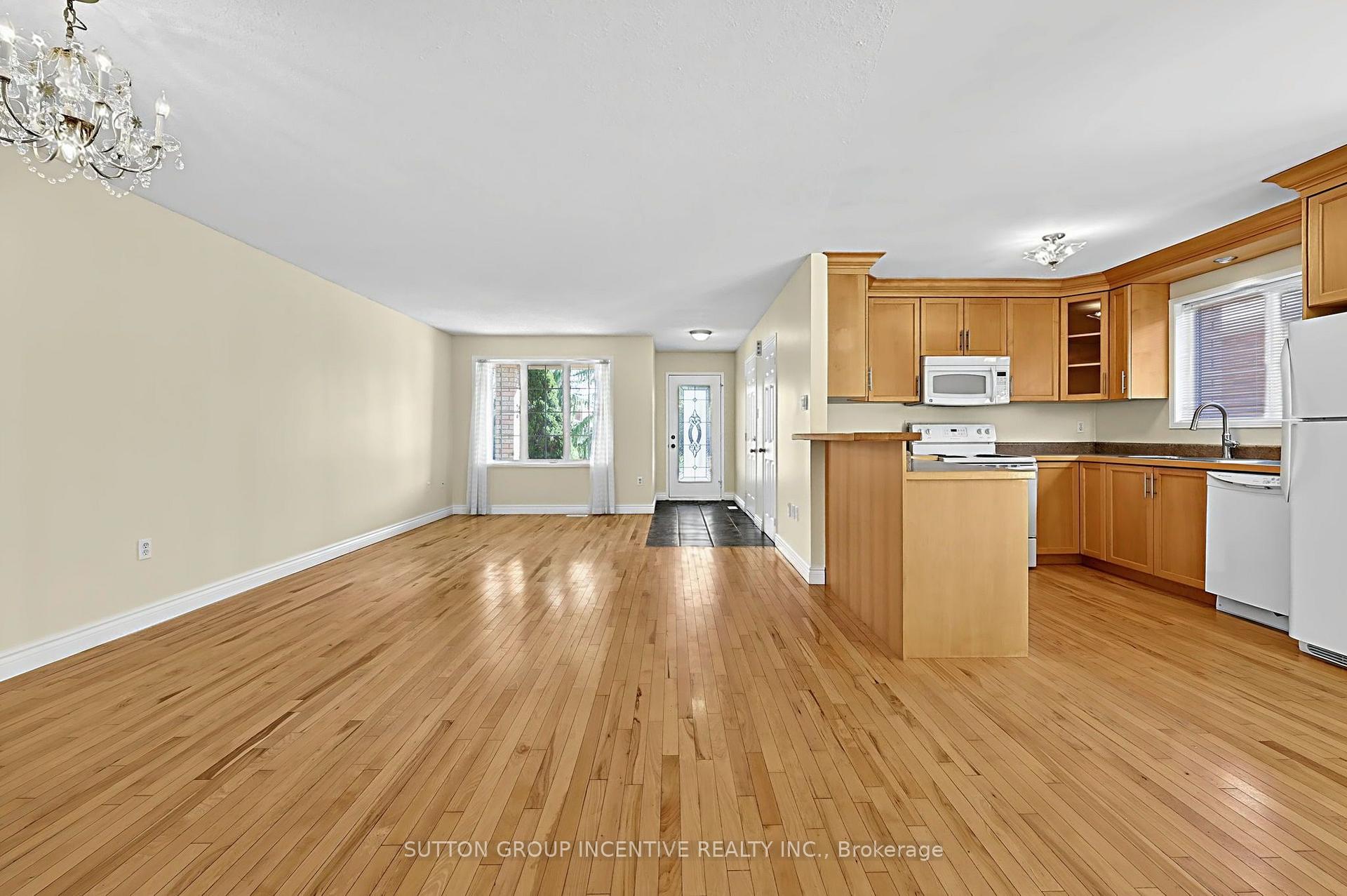 Photo 7 of 8 Lucas Avenue, Barrie, Holly — HOMEH