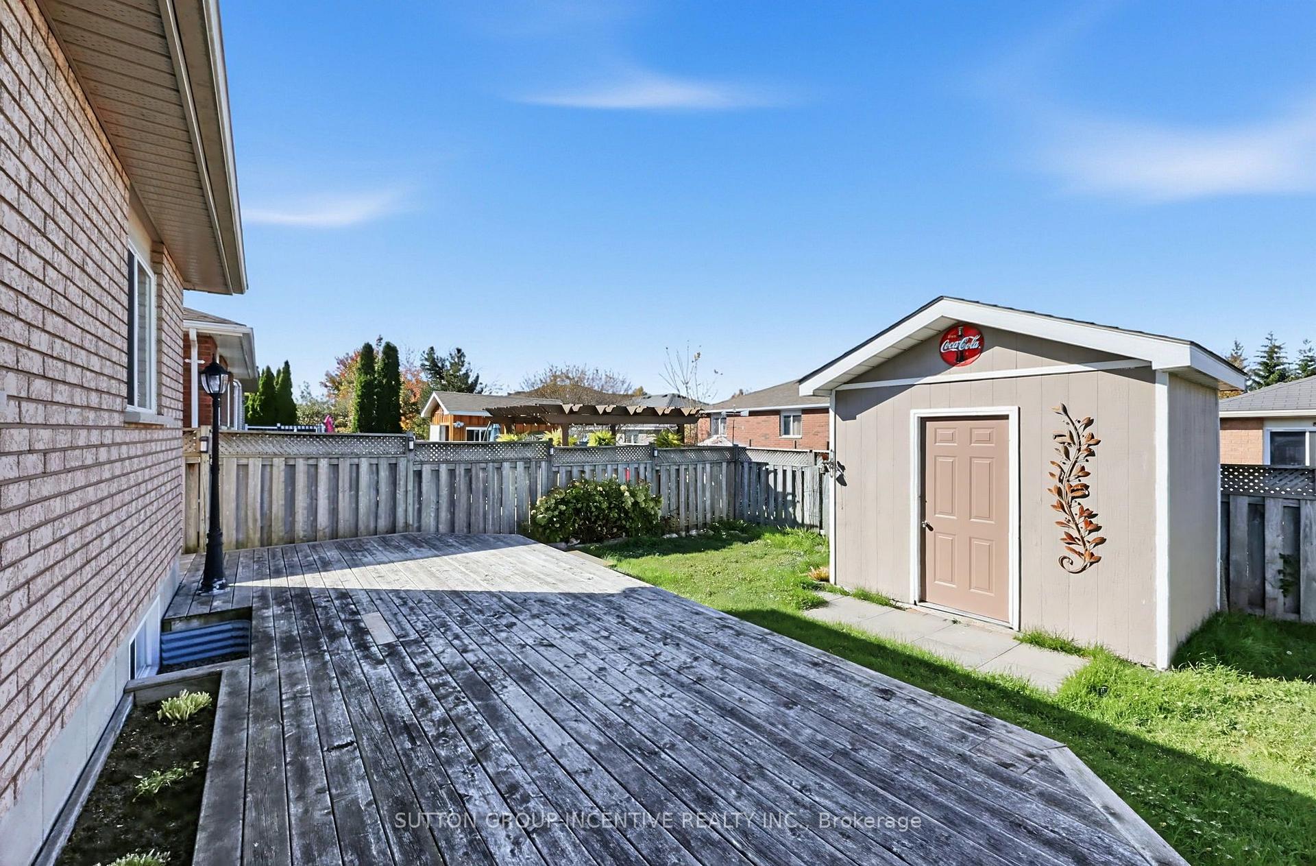Photo 33 of 8 Lucas Avenue, Barrie, Holly — HOMEH