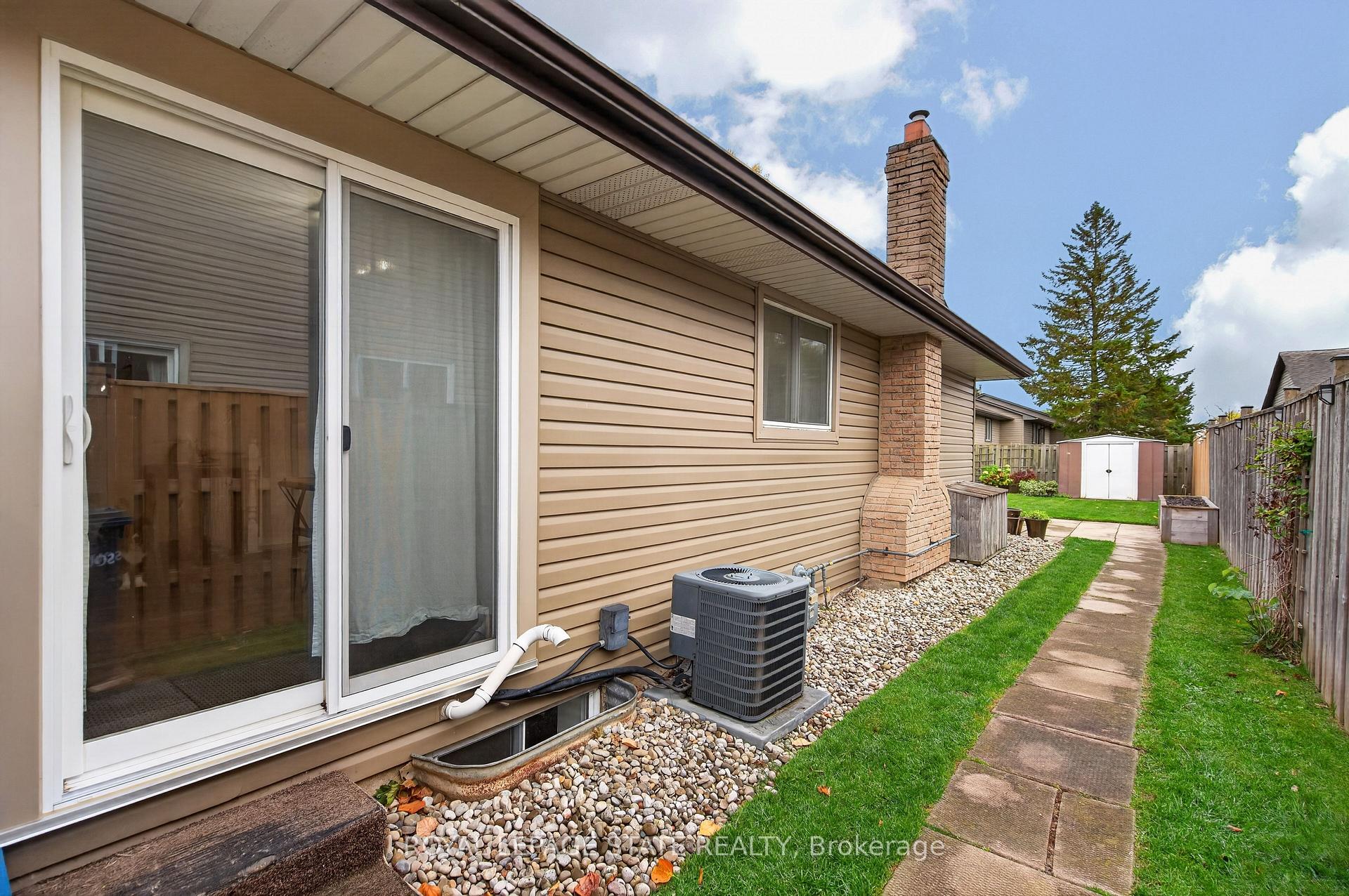 Photo 34 of 38 Southglen Road, Brantford, Cedarland — HOMEH