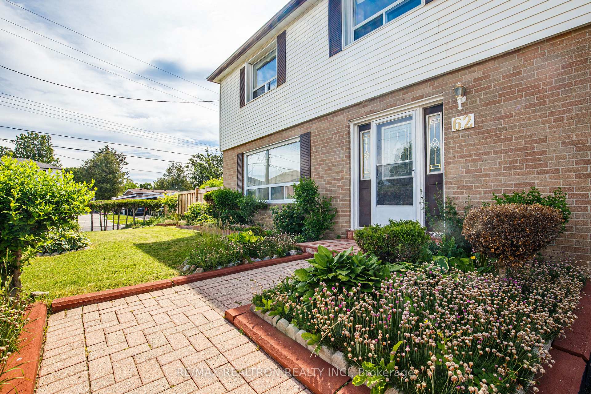 Photo 6 of 62 Hullmar Drive, North York, Black Creek — HOMEH