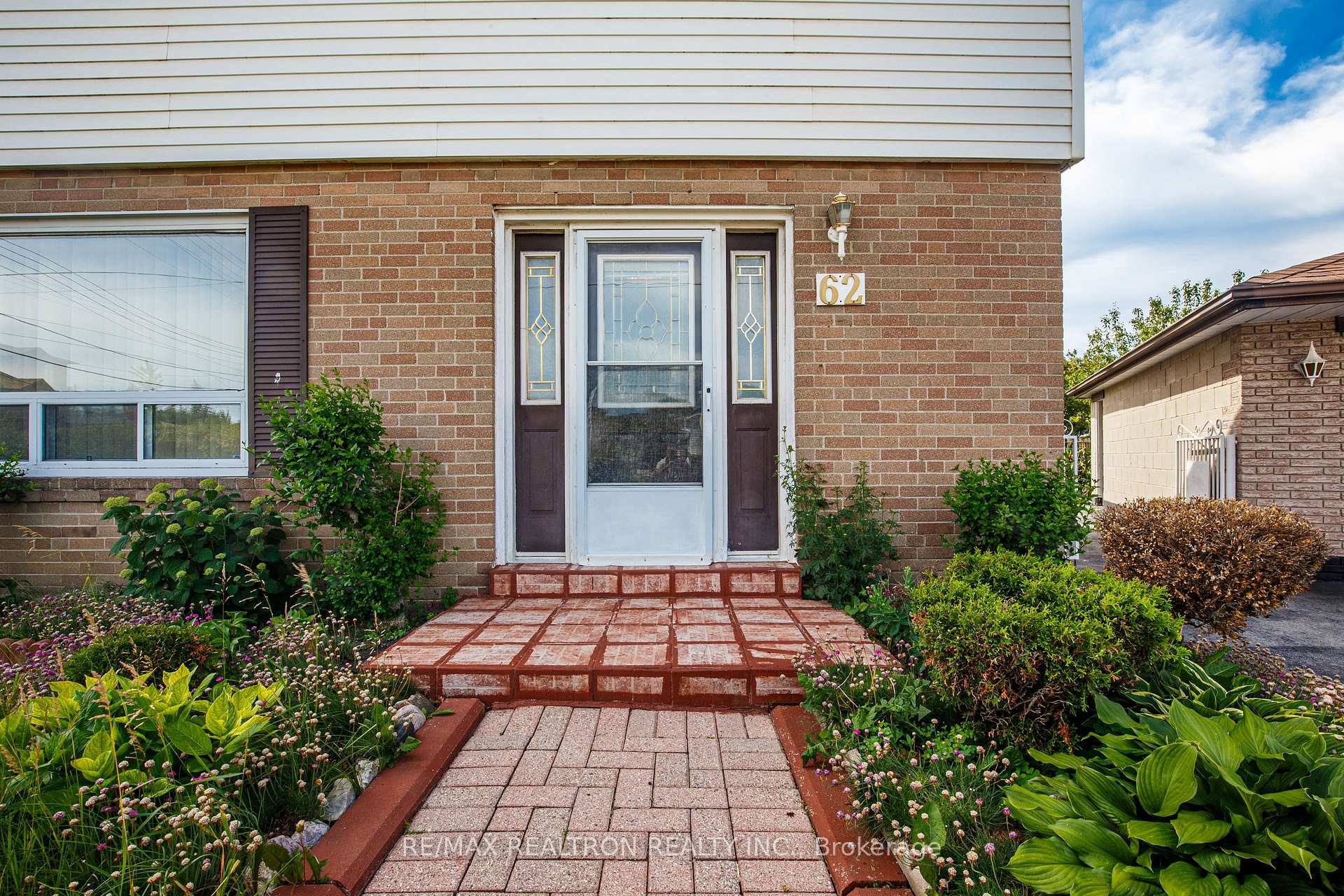 Photo 7 of 62 Hullmar Drive, North York, Black Creek — HOMEH