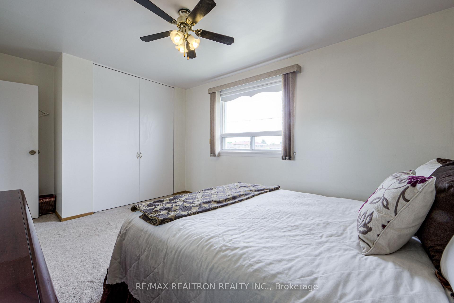 Photo 30 of 62 Hullmar Drive, North York, Black Creek — HOMEH