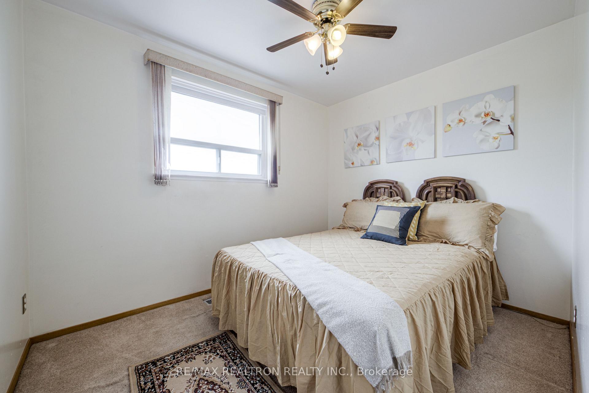Photo 33 of 62 Hullmar Drive, North York, Black Creek — HOMEH