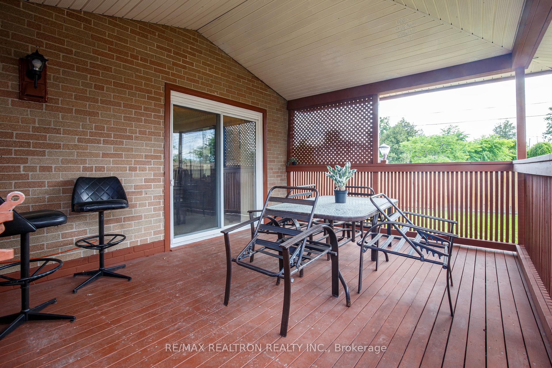 Photo 42 of 62 Hullmar Drive, North York, Black Creek — HOMEH