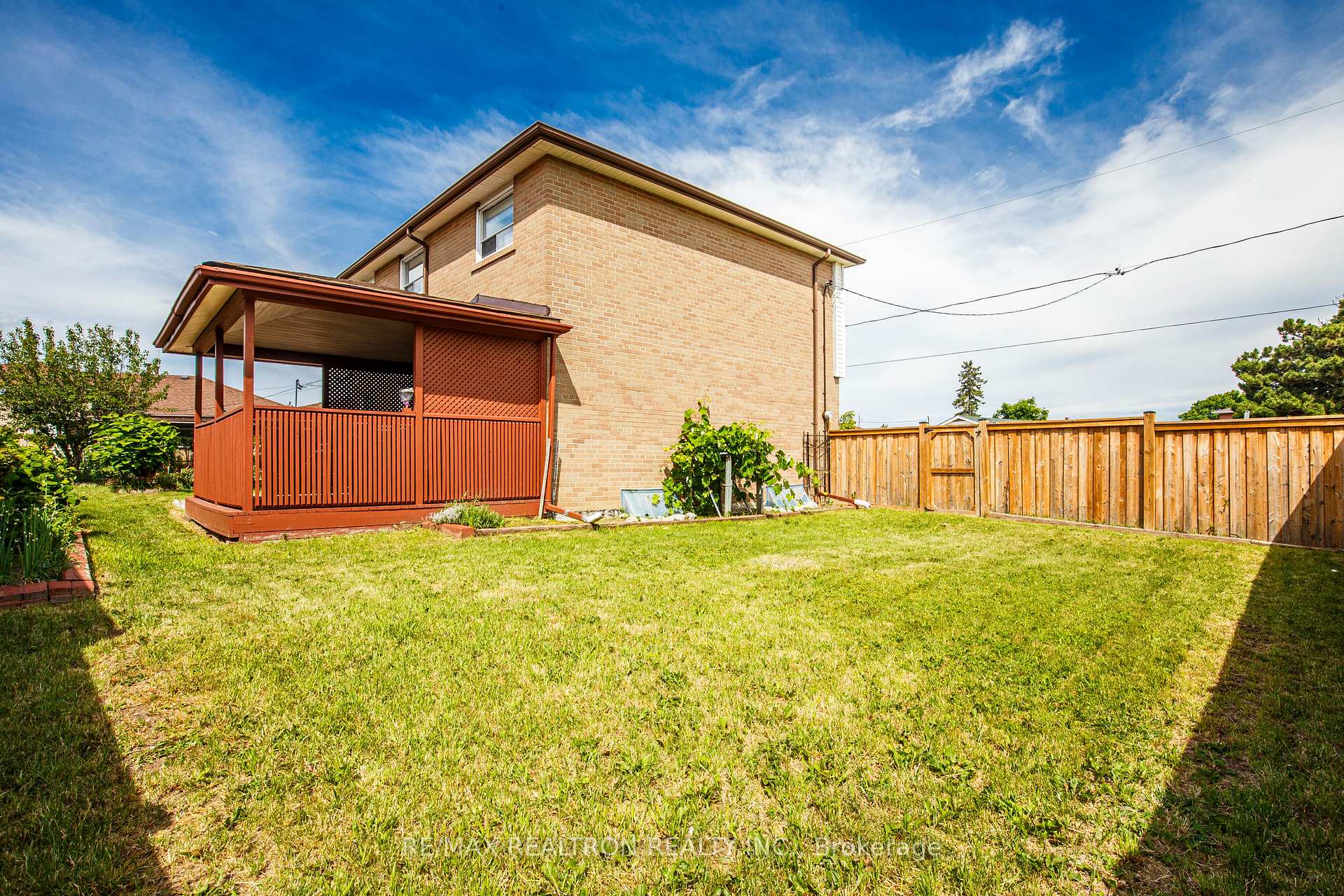 Photo 48 of 62 Hullmar Drive, North York, Black Creek — HOMEH
