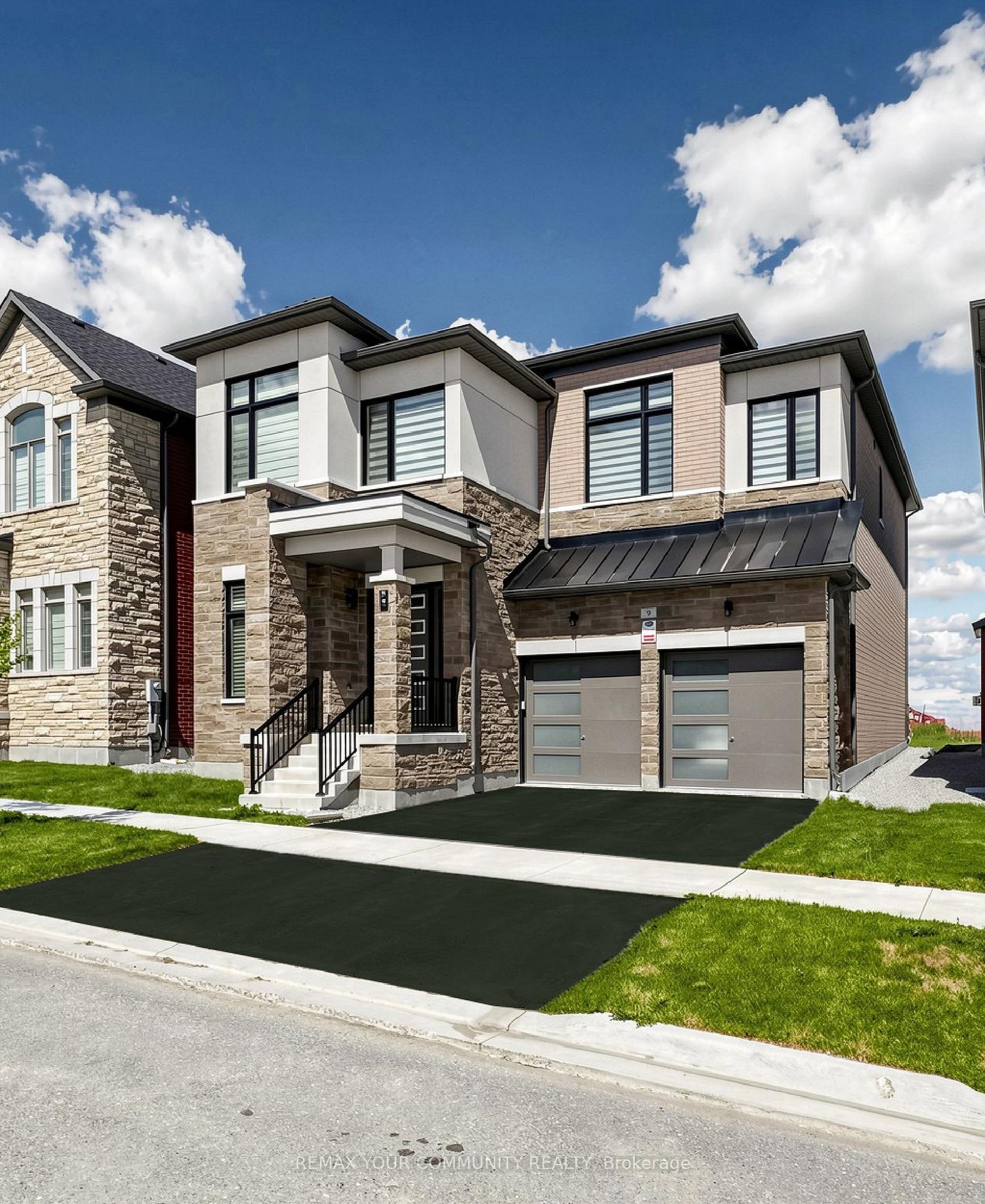 Photo 2 of 9 Backhouse Drive, Richmond Hill, Rural Richmond Hill — HOMEH