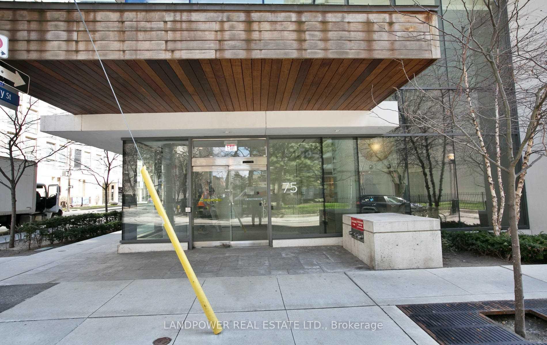 Photo 4 of Unit 1401, 75 St. Nicholas Street, Toronto, Bay Street Corridor — HOMEH