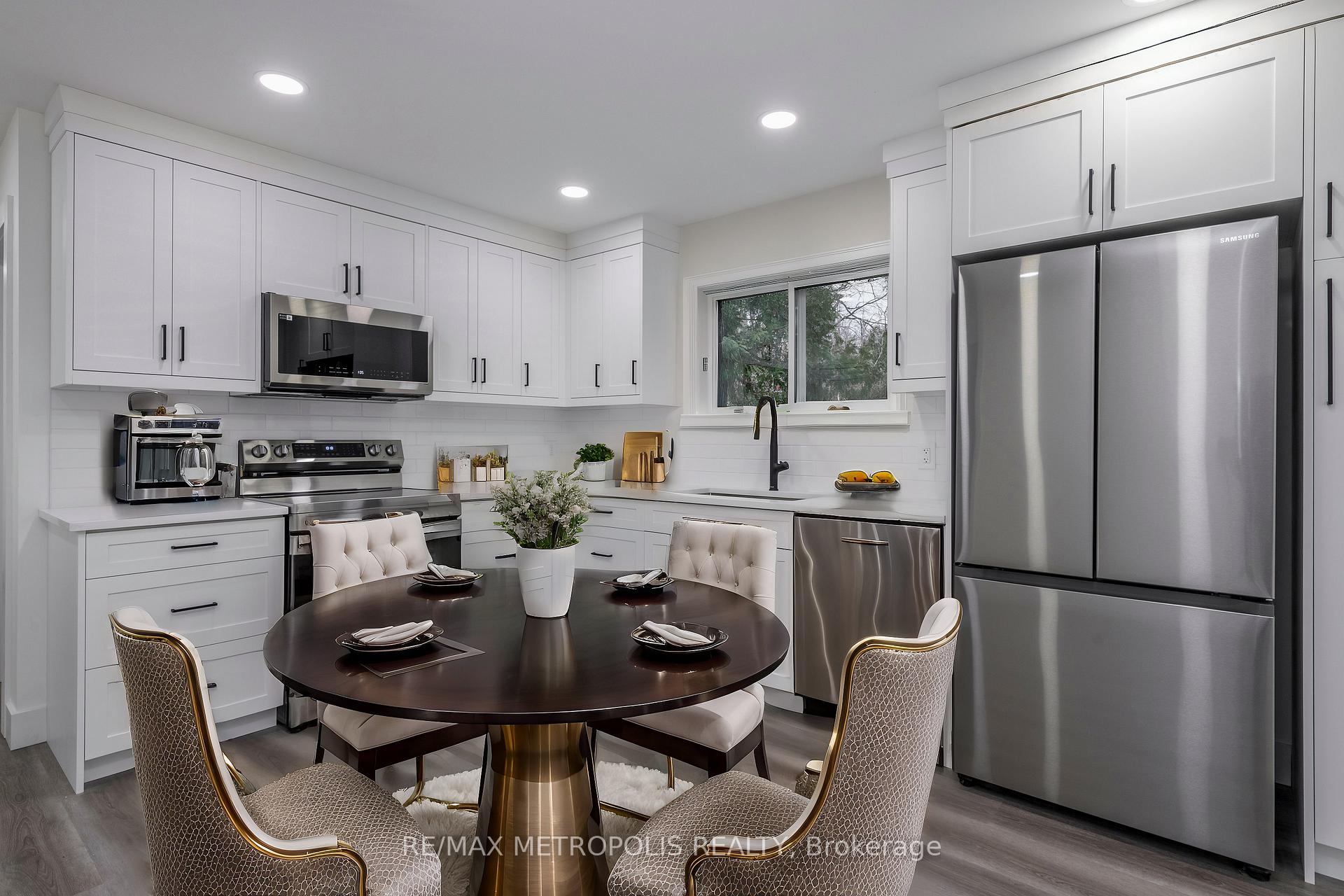 Photo 3 of 759 Innisfil Beach Road, Innisfil, Alcona — HOMEH