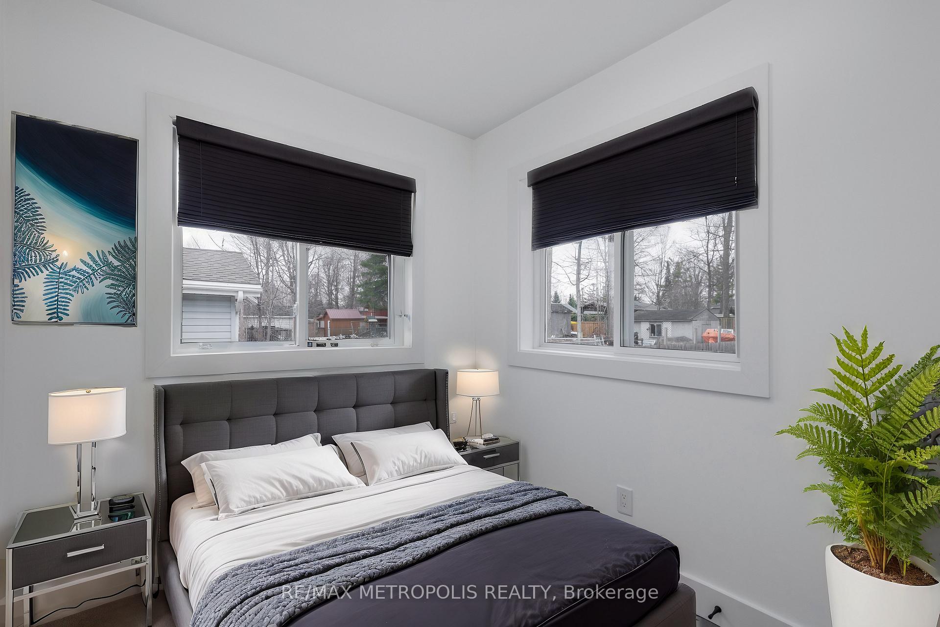 Photo 6 of 759 Innisfil Beach Road, Innisfil, Alcona — HOMEH