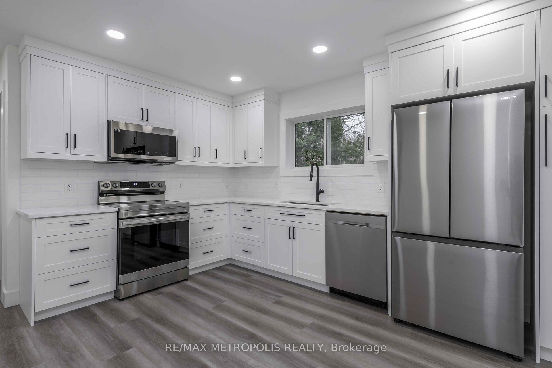 Photo 12 of 759 Innisfil Beach Road, Innisfil, Alcona — HOMEH