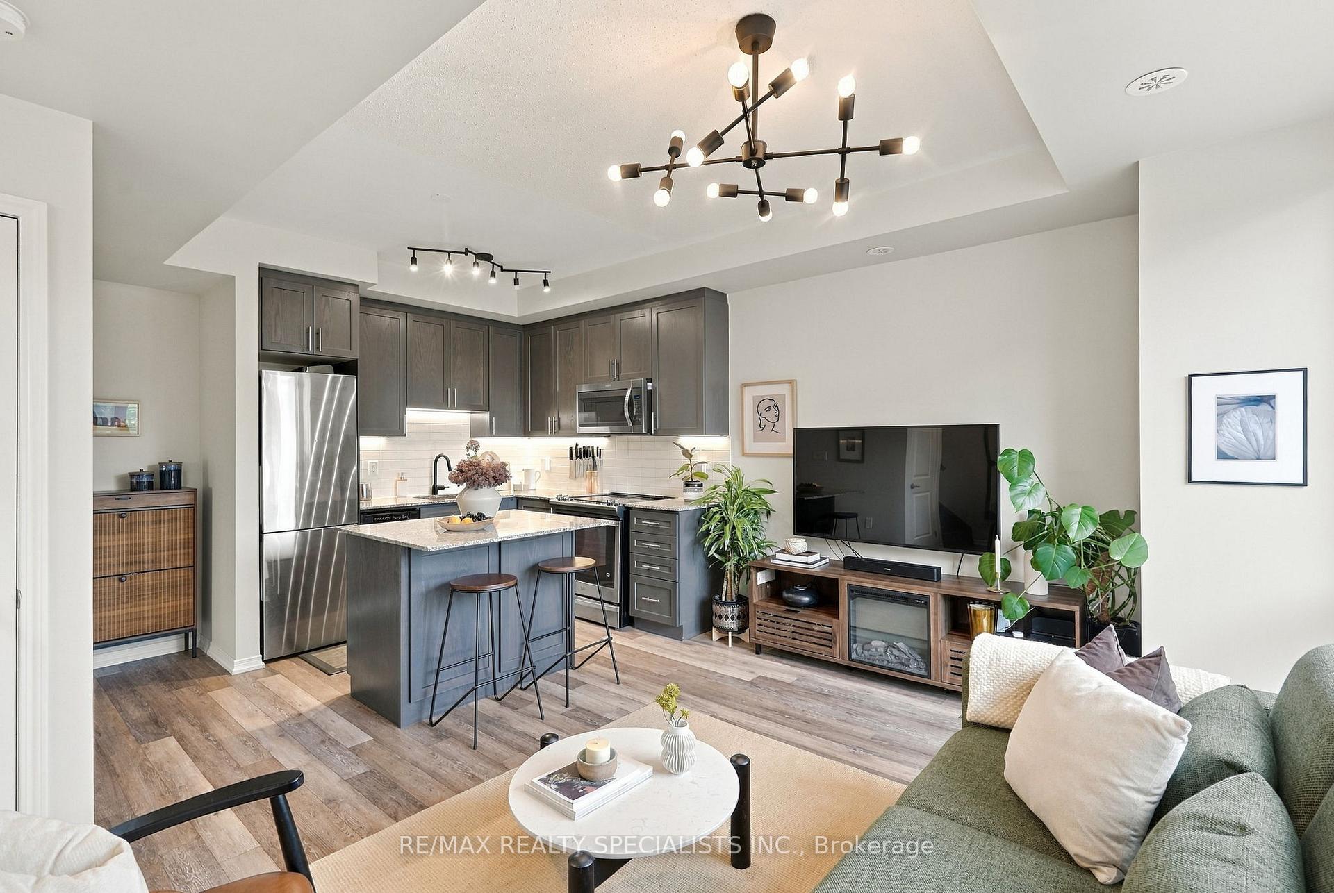Photo 5 of Unit 5, 24 Fieldway Road, Etobicoke, Islington-City Centre West — HOMEH