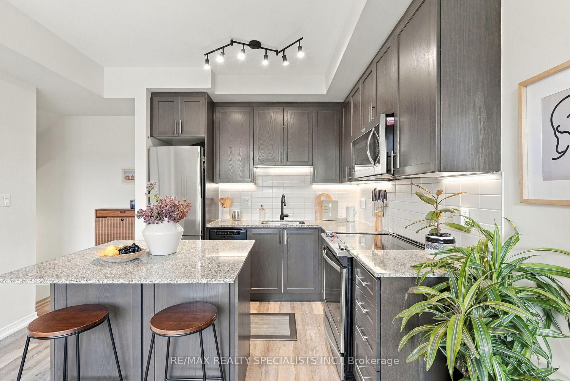 Photo 10 of Unit 5, 24 Fieldway Road, Etobicoke, Islington-City Centre West — HOMEH