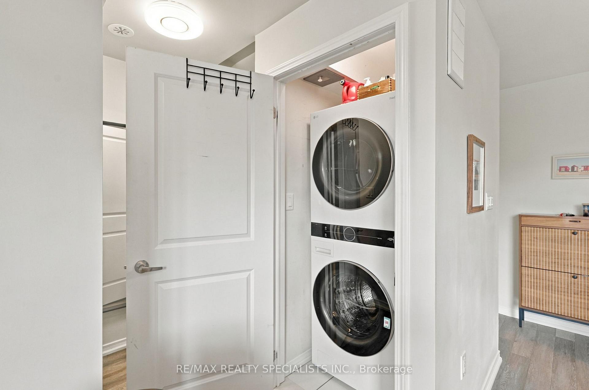 Photo 24 of Unit 5, 24 Fieldway Road, Etobicoke, Islington-City Centre West — HOMEH
