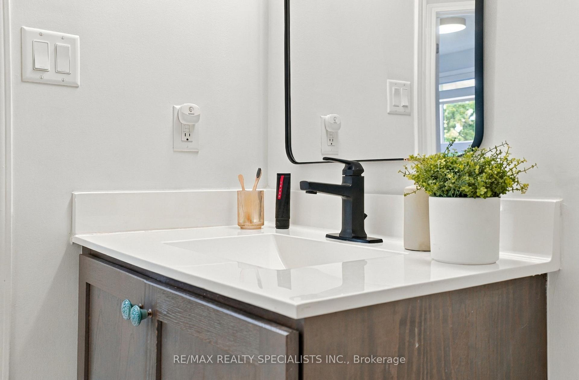 Photo 40 of Unit 5, 24 Fieldway Road, Etobicoke, Islington-City Centre West — HOMEH
