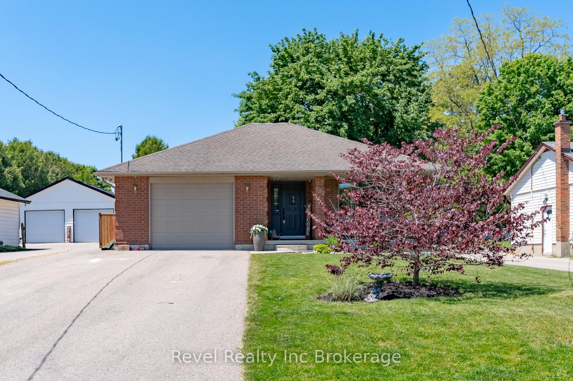 Photo of 355 Oxford Avenue