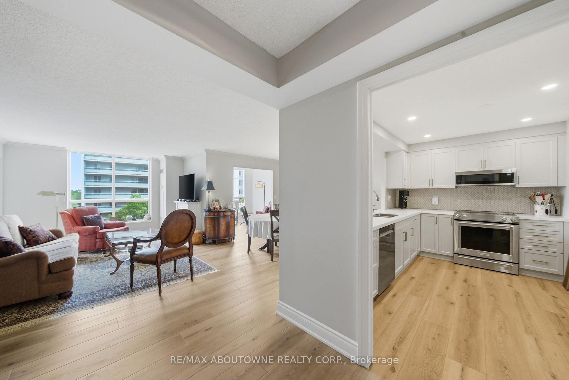 Photo 8 of Unit 606, 442 Maple Avenue, Burlington, Brant — HOMEH